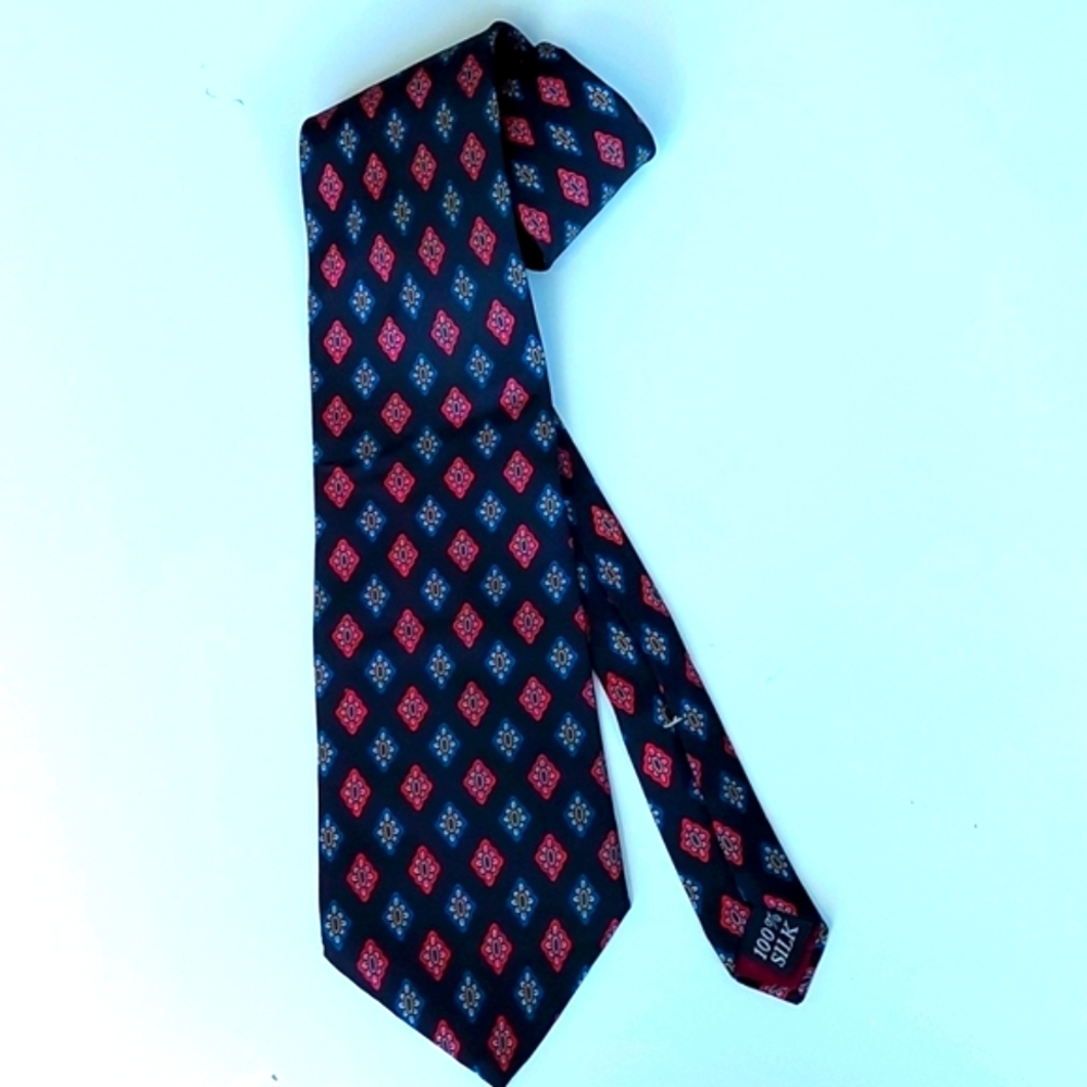Oscar De La Renta 100% silk tie